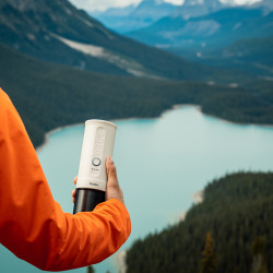Outin Nano (Pearl White) - reiskoffiezetapparaat