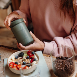 Wacaco Prestina (sage green) – een draagbare koffiemaker